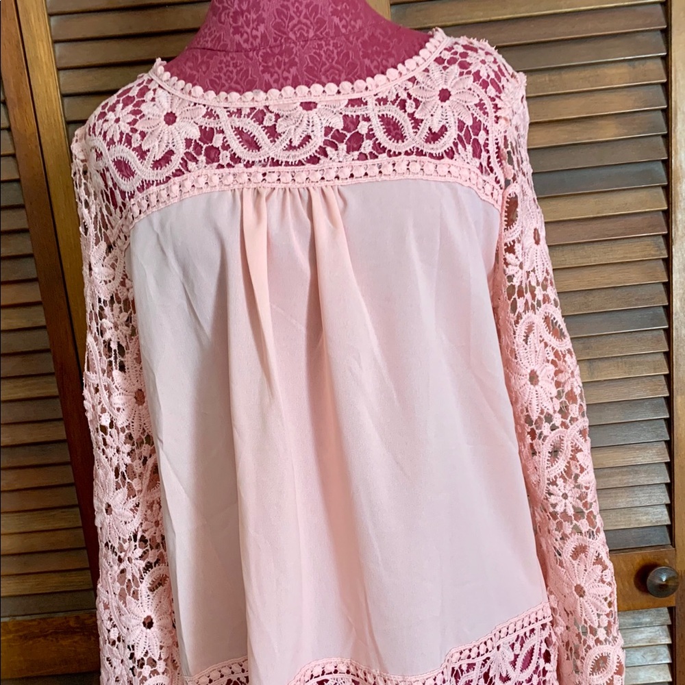Beautiful Peach Lace Top - size XL